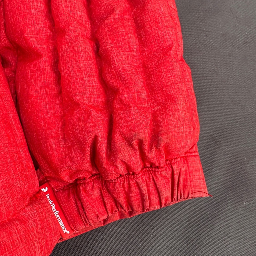 Peak Performance Women's Red Puffer Jacket with Hood - Picture 7 of 7